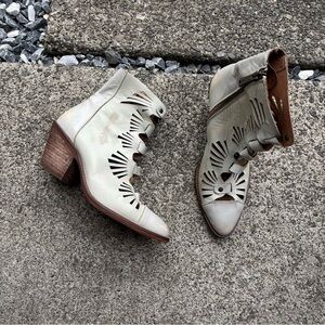 Sundance Veracruz Mallory Distressed Leather Cutout Boots Sz 37